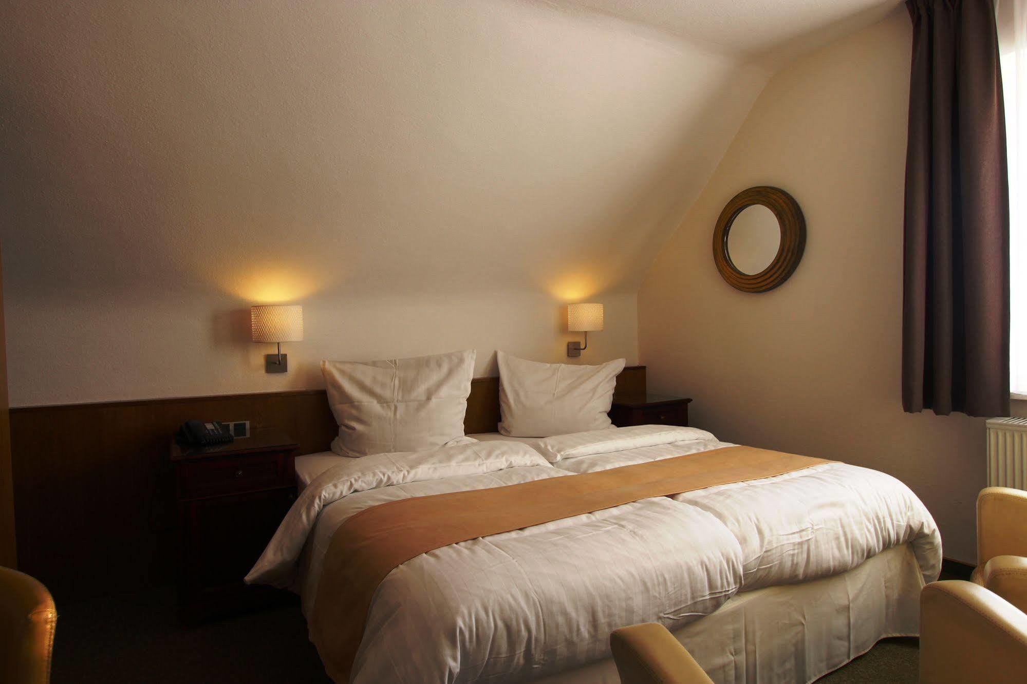 Boutique Hotel Restaurant Hollerather Hof Hellenthal Extérieur photo