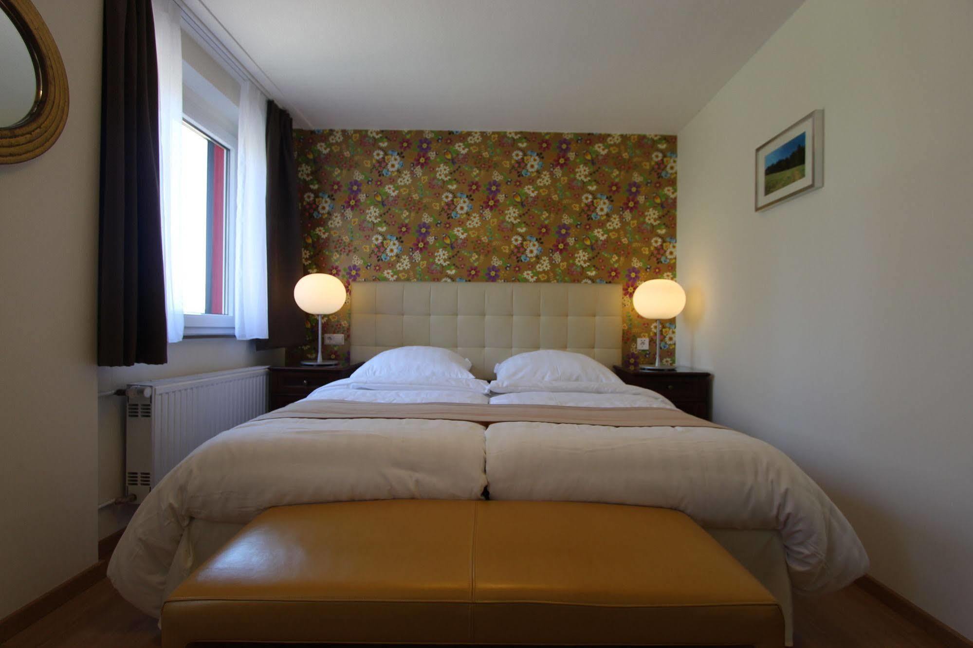 Boutique Hotel Restaurant Hollerather Hof Hellenthal Extérieur photo